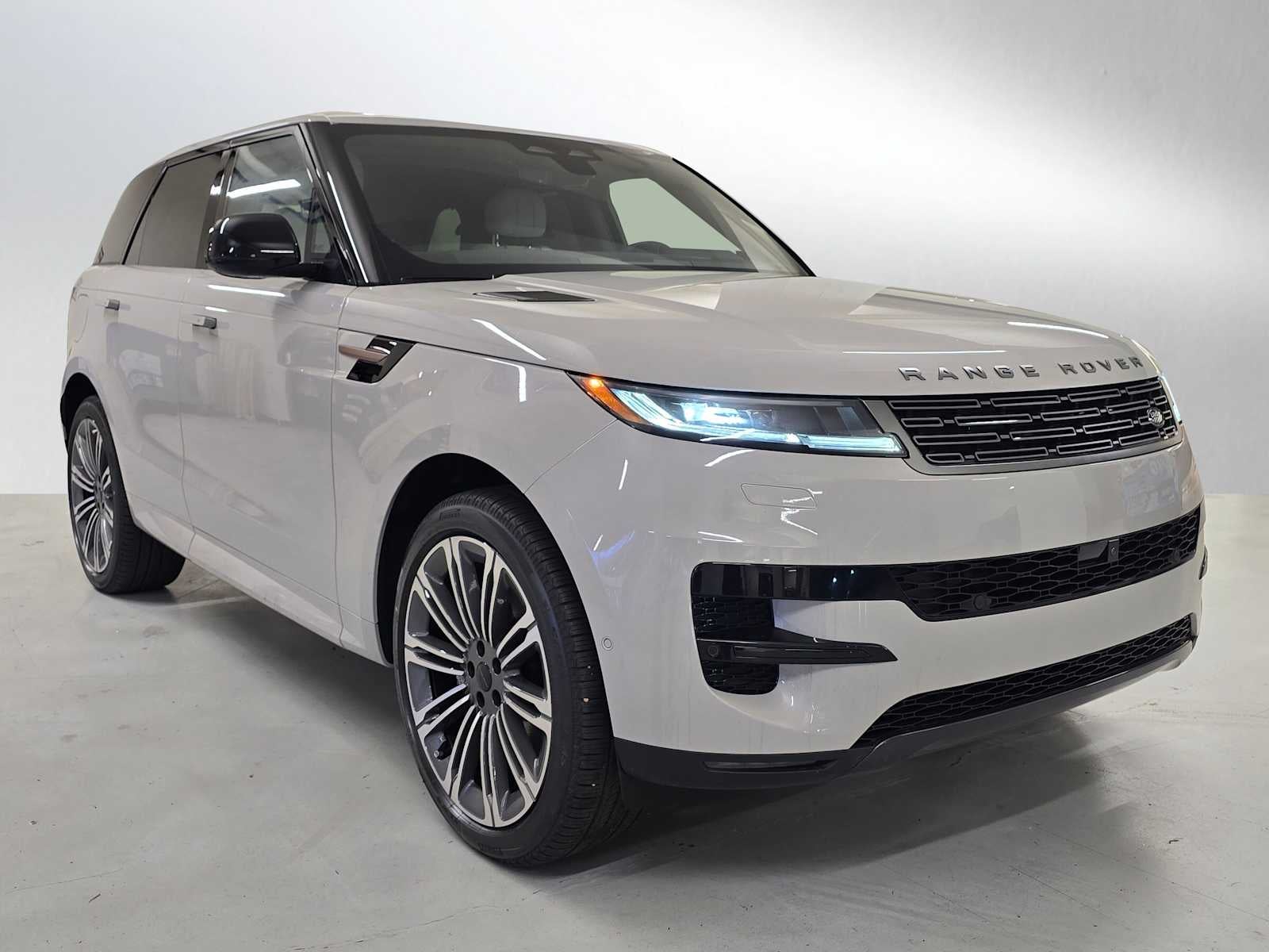2026 Land Rover Range Rover Sport SE