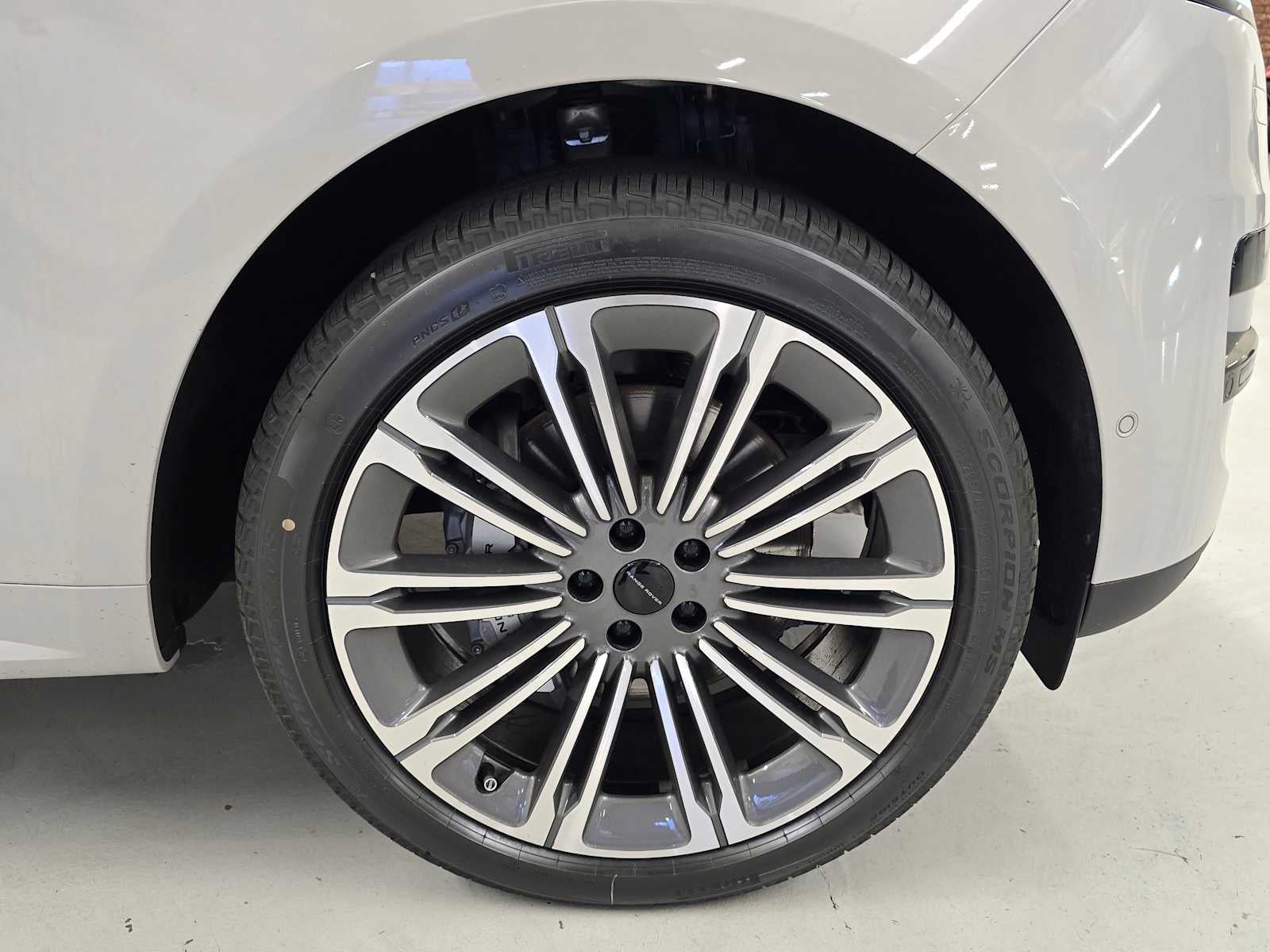 2026 Land Rover Range Rover Sport SE