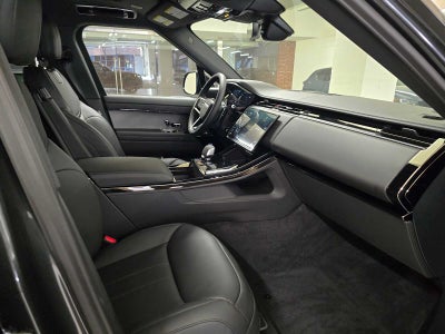 2026 Land Rover Range Rover Sport SE