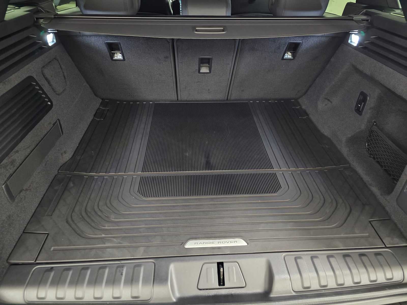 2026 Land Rover Range Rover Sport SE