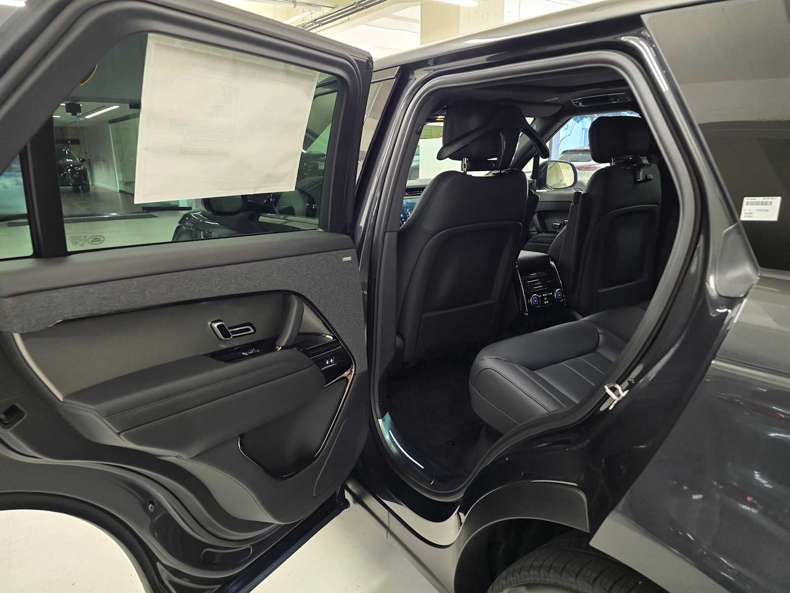 2026 Land Rover Range Rover Sport SE