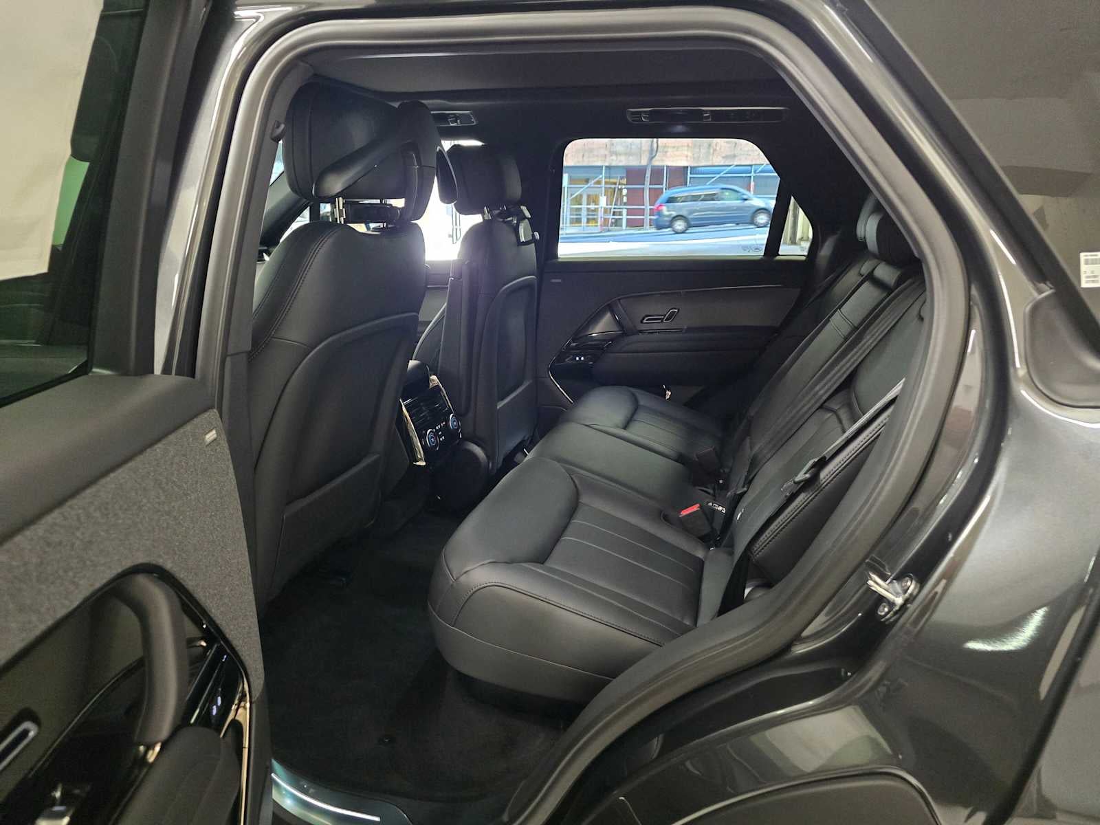 2026 Land Rover Range Rover Sport SE