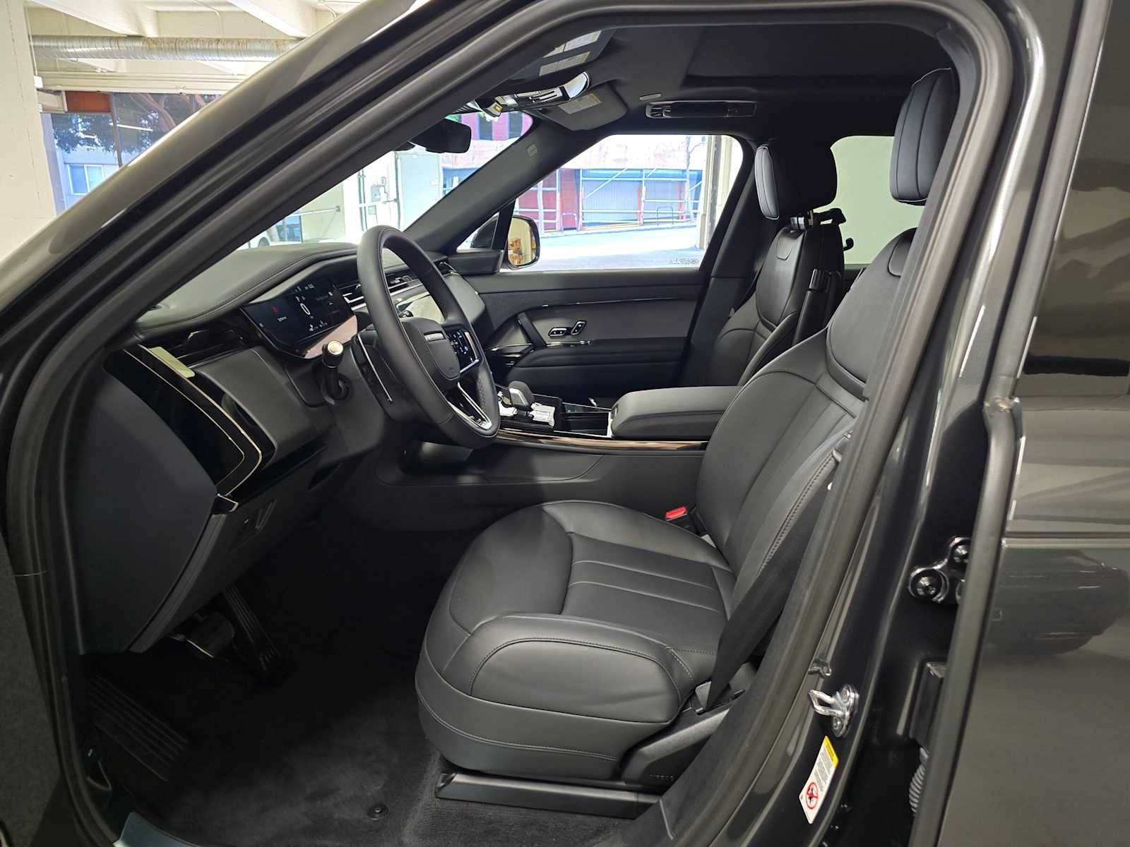 2026 Land Rover Range Rover Sport SE