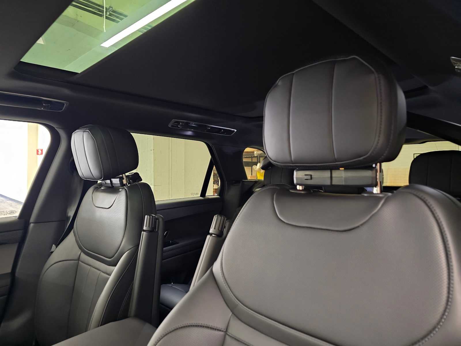 2026 Land Rover Range Rover Sport SE