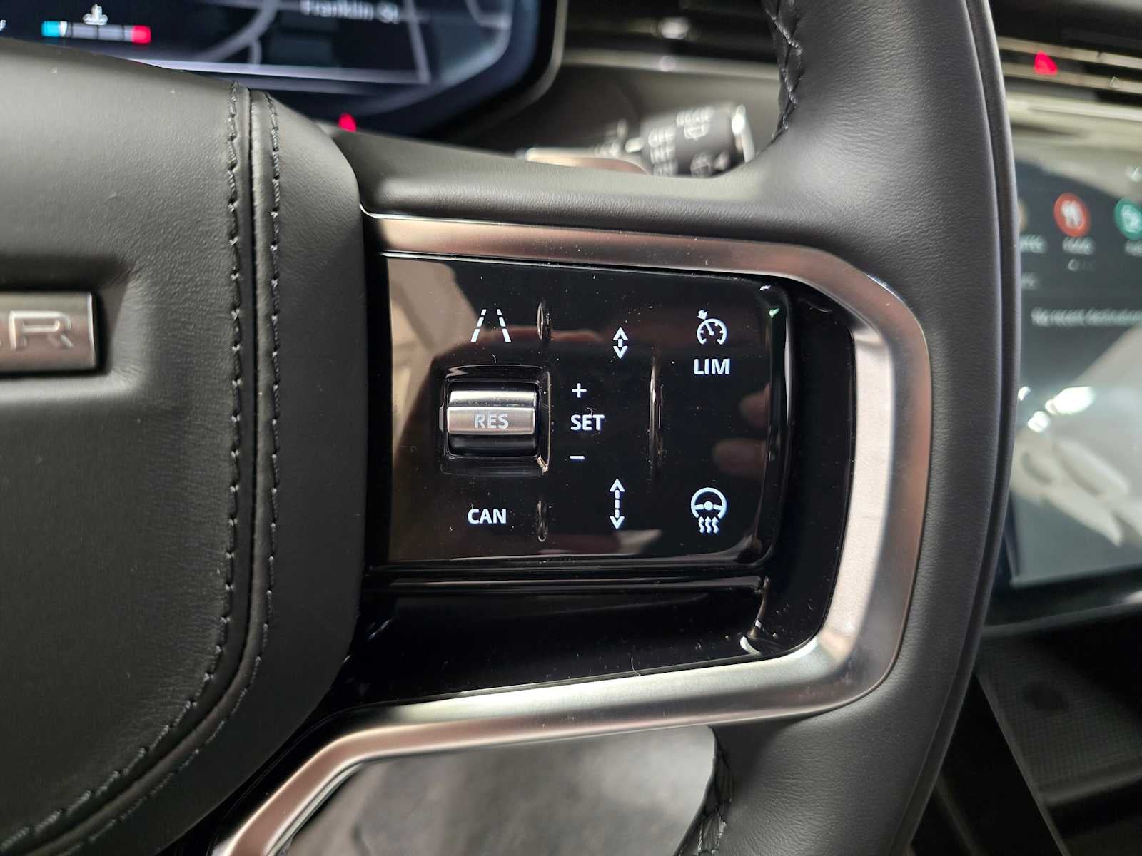 2026 Land Rover Range Rover Sport SE