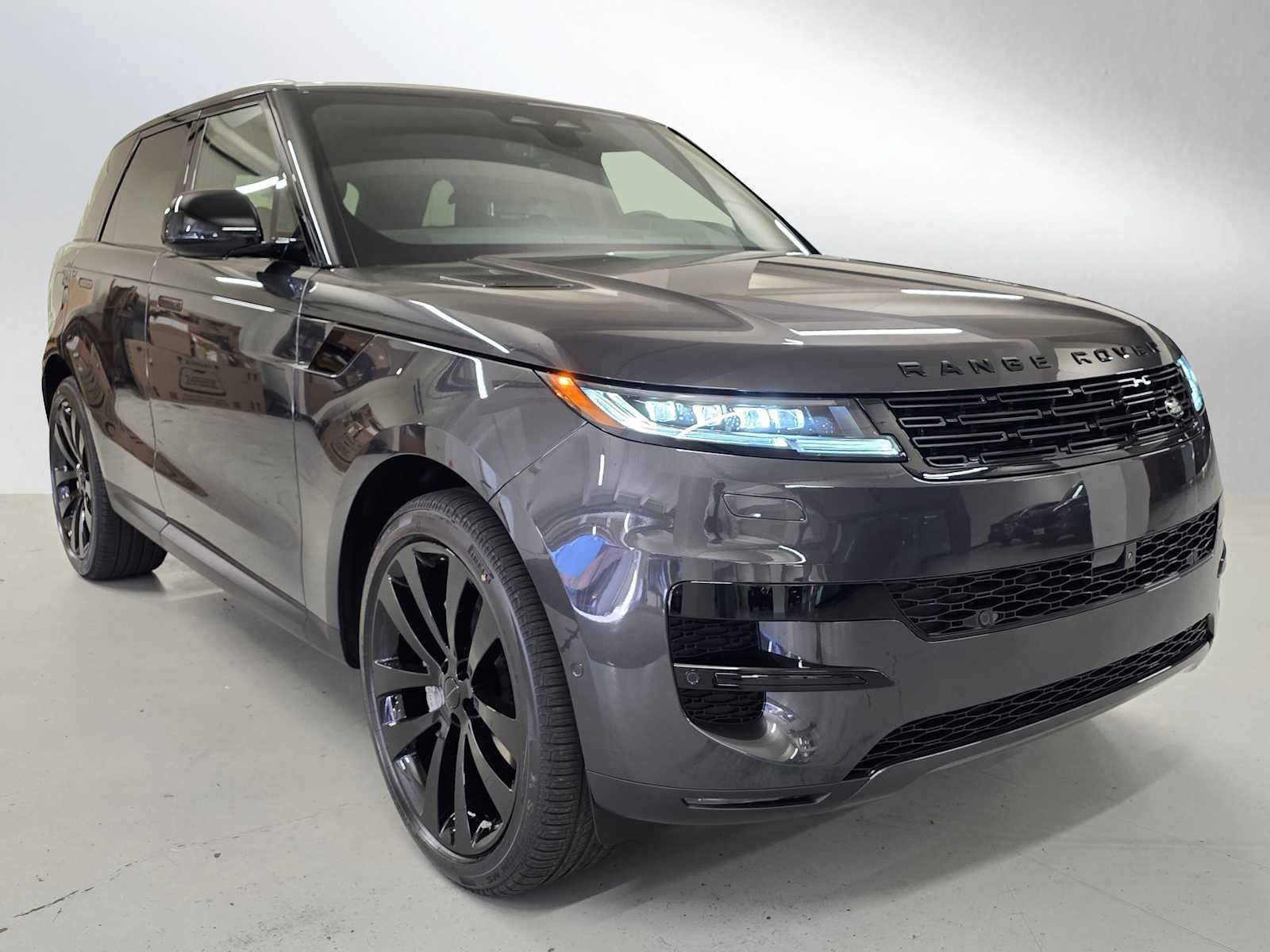 2026 Land Rover Range Rover Sport SE