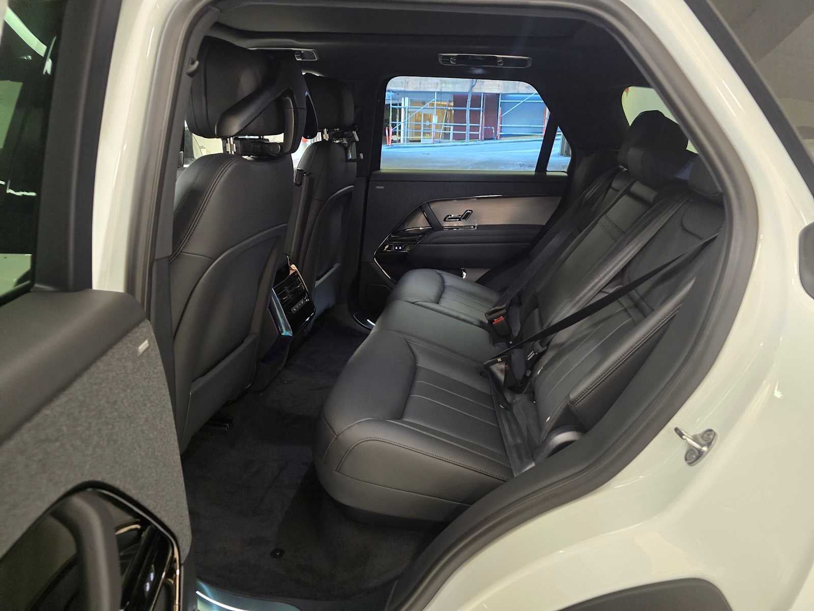 2026 Land Rover Range Rover Sport SE