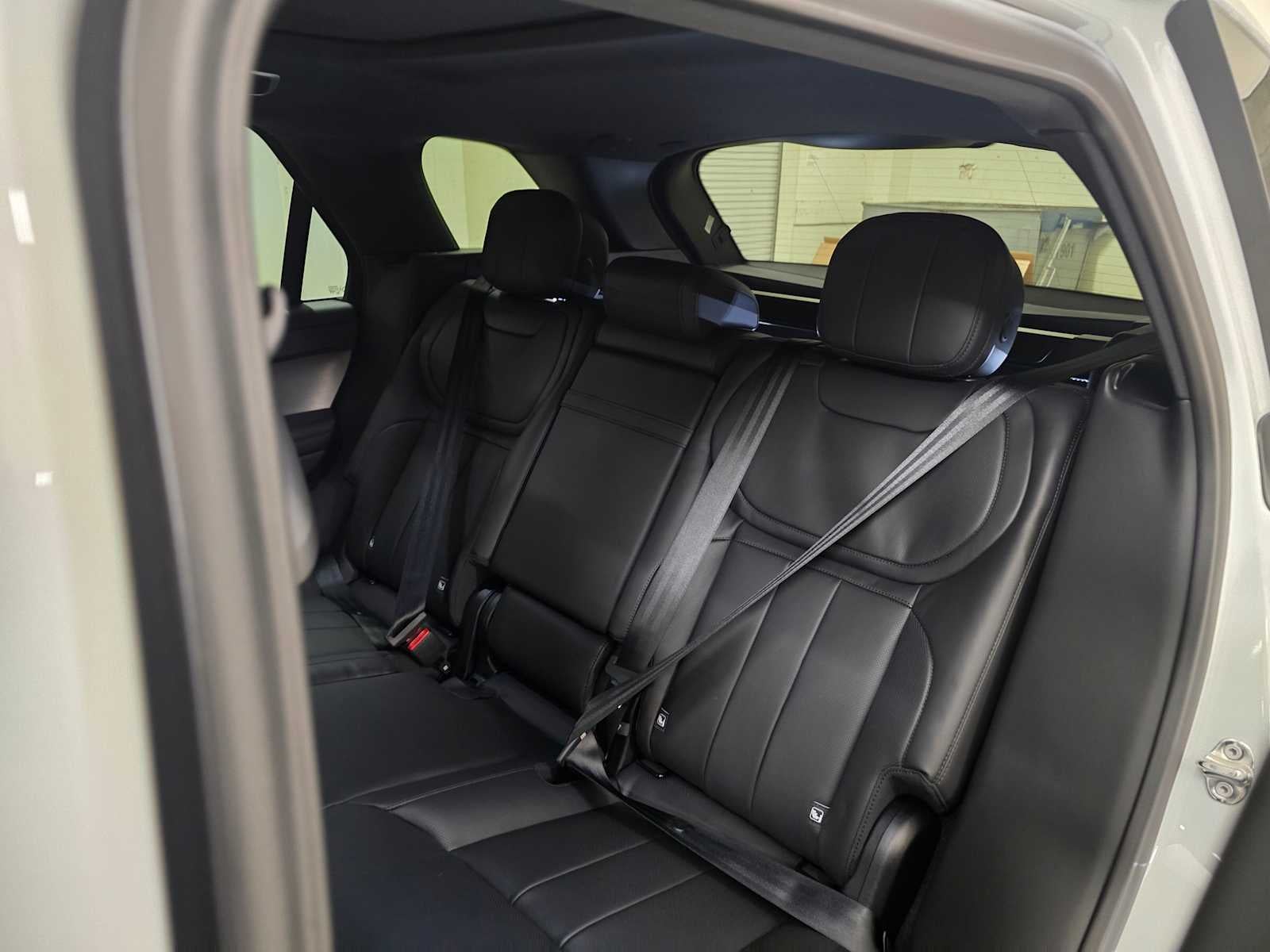 2026 Land Rover Range Rover Sport SE