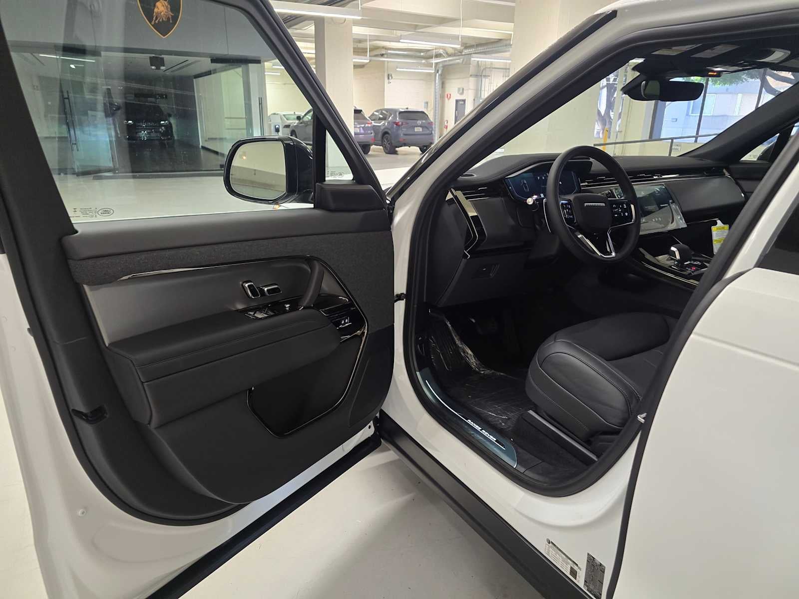 2026 Land Rover Range Rover Sport SE