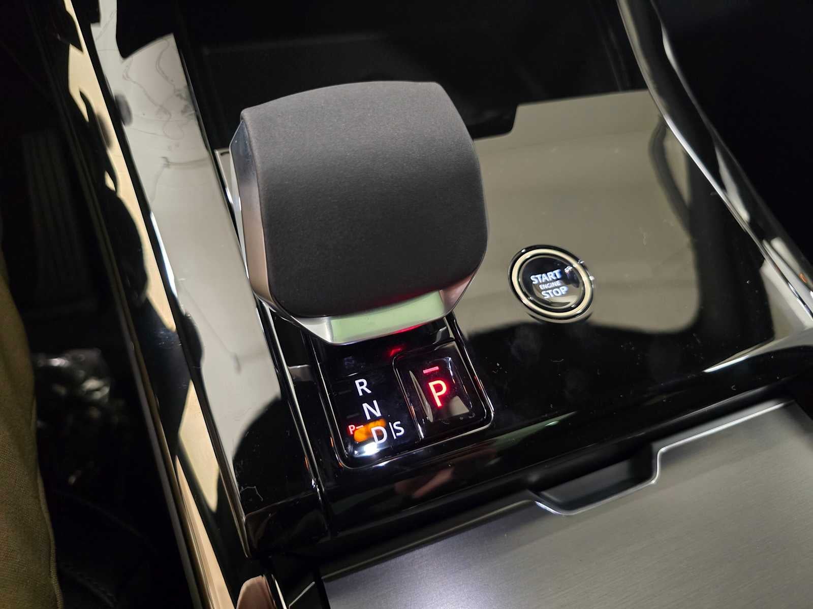 2026 Land Rover Range Rover Sport SE