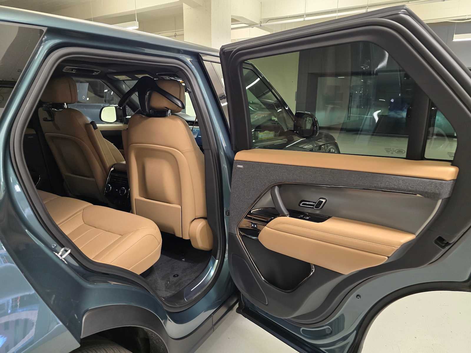 2026 Land Rover Range Rover Sport SE