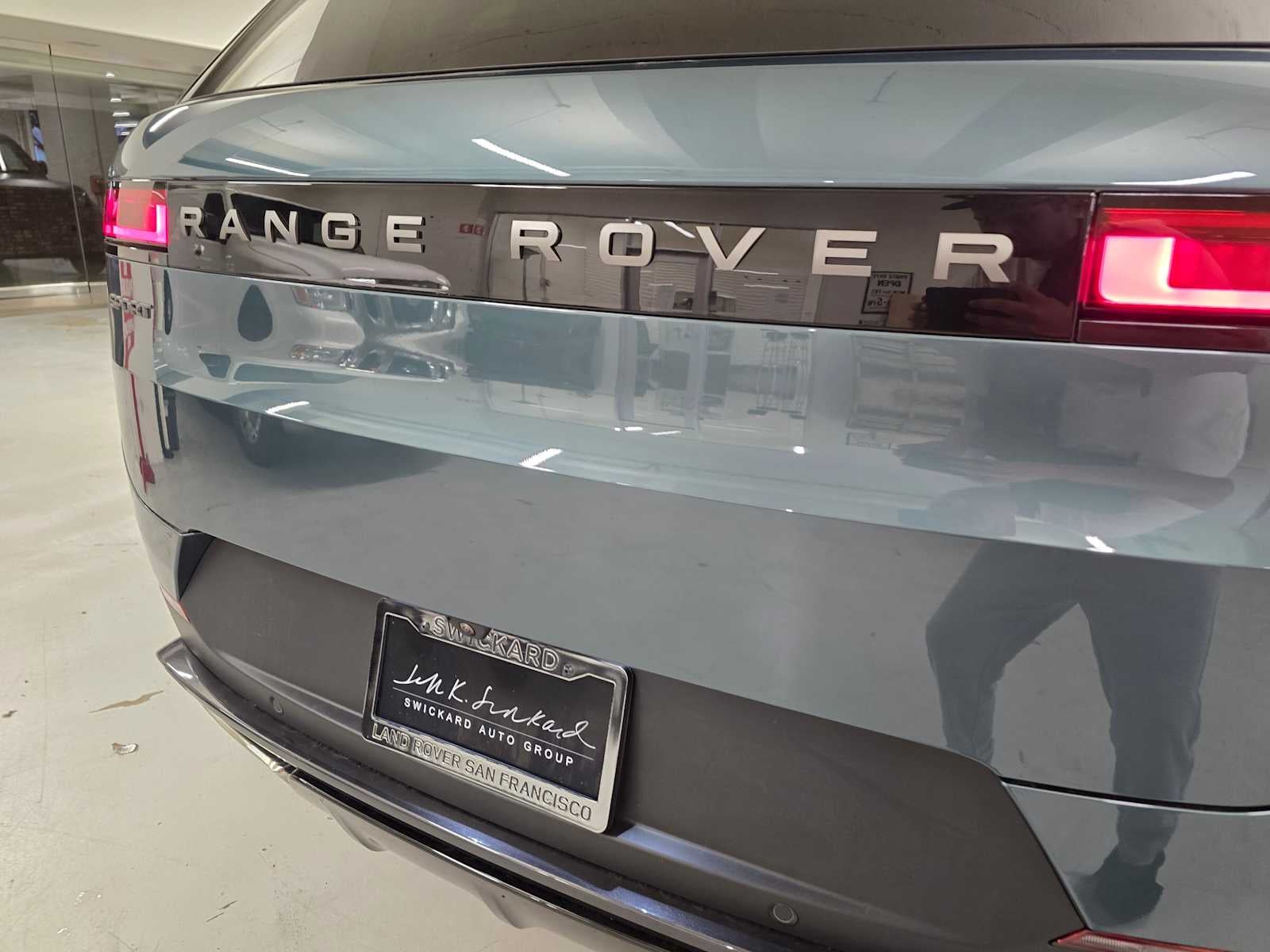 2026 Land Rover Range Rover Sport SE