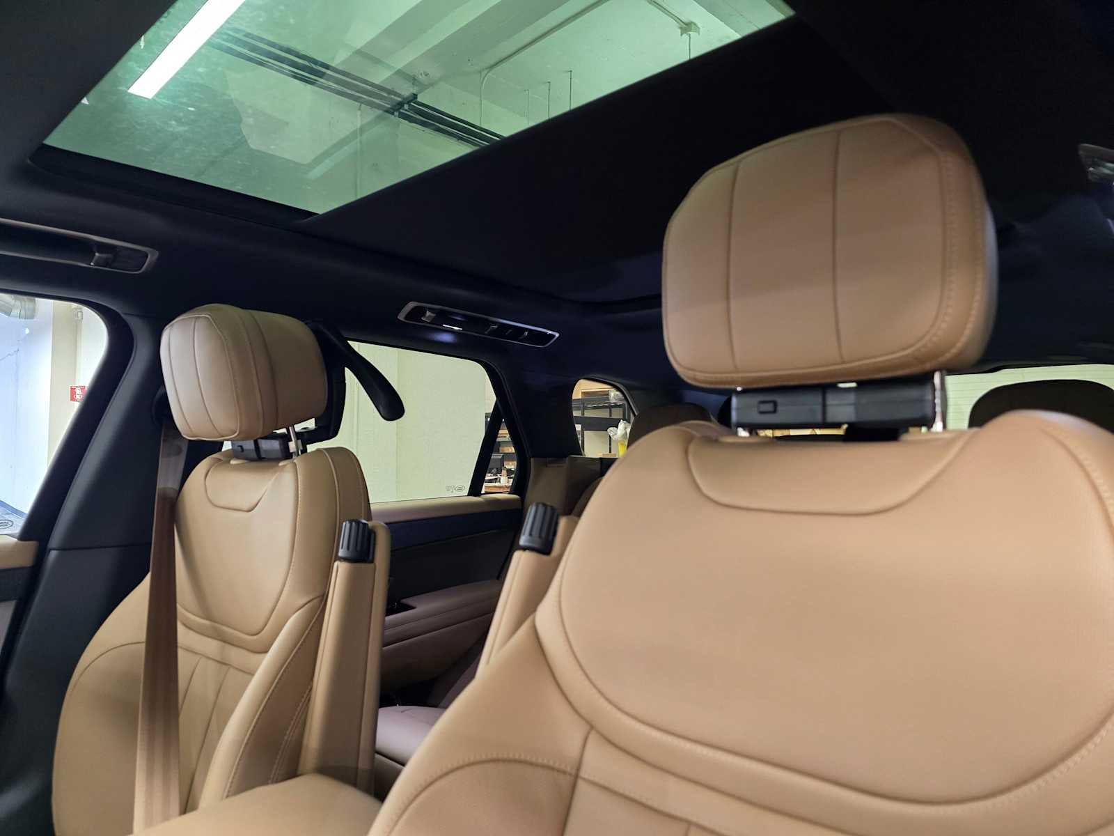 2026 Land Rover Range Rover Sport SE