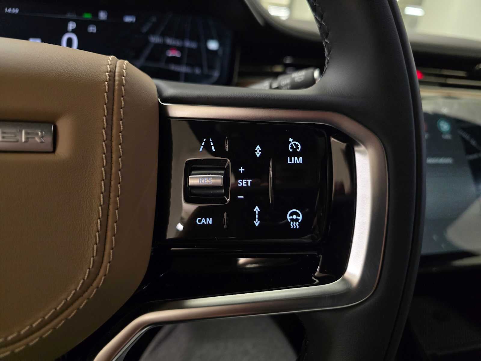 2026 Land Rover Range Rover Sport SE