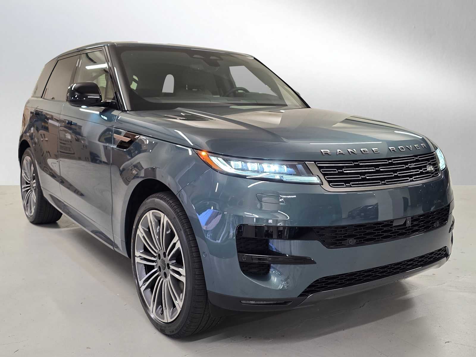 2026 Land Rover Range Rover Sport SE