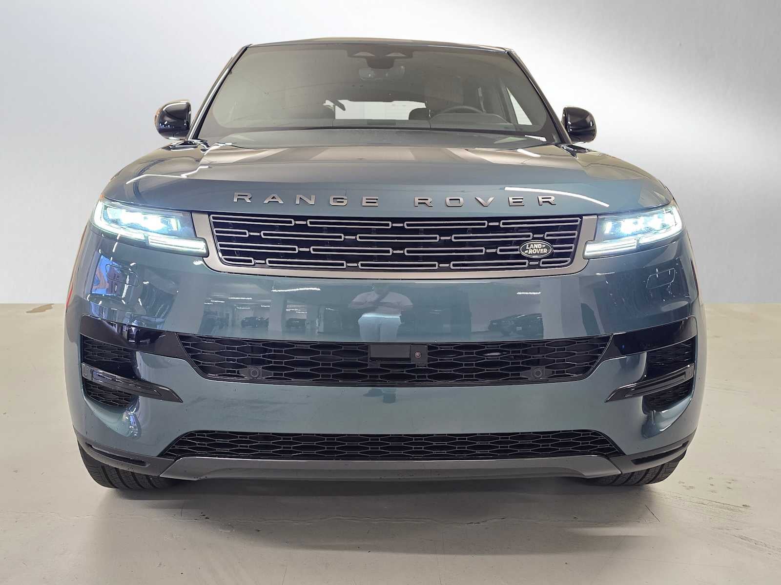 2026 Land Rover Range Rover Sport SE