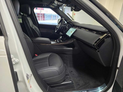 2026 Land Rover Range Rover Sport SE