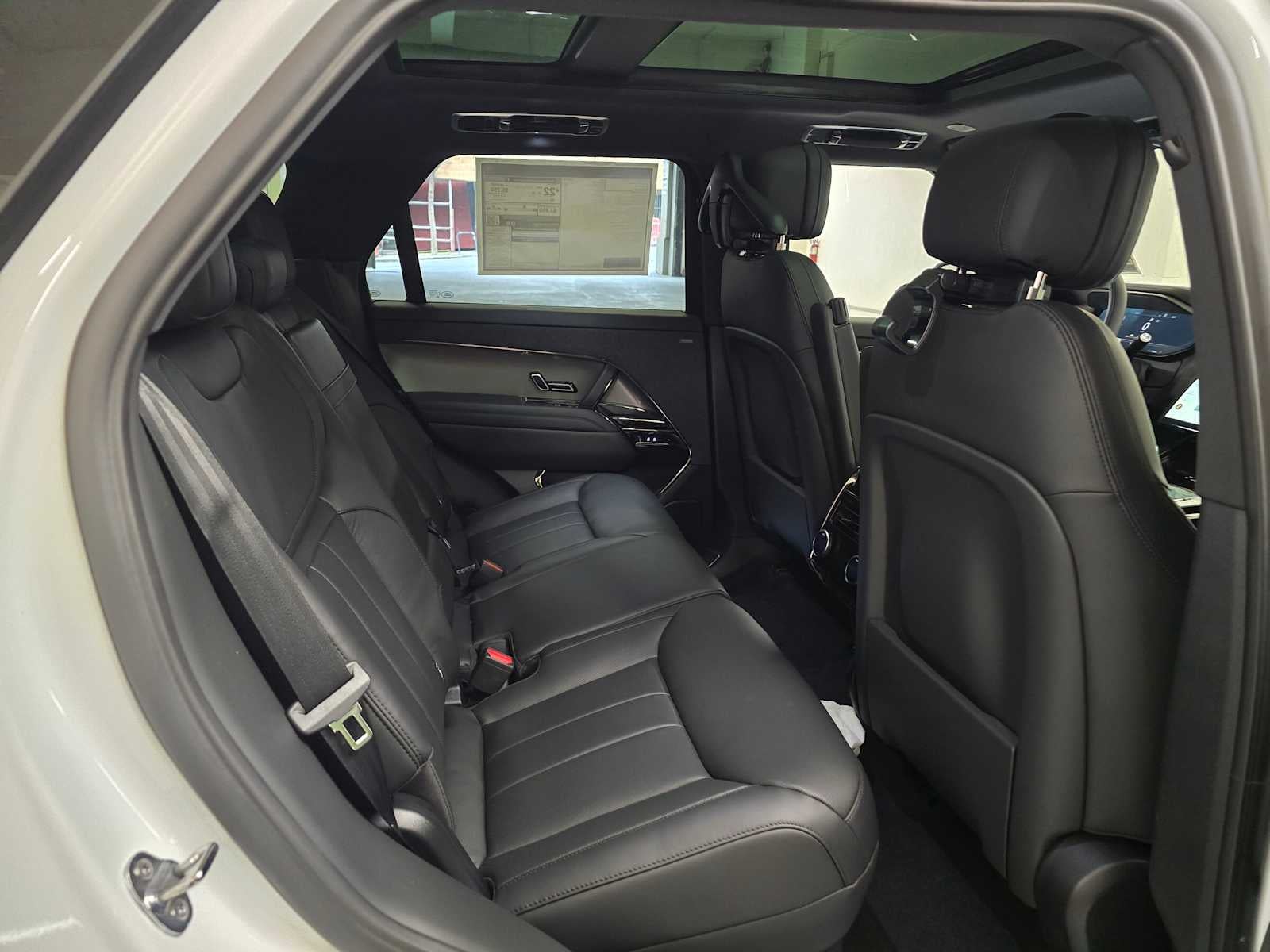2026 Land Rover Range Rover Sport SE