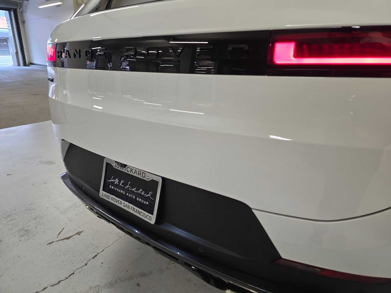 2026 Land Rover Range Rover Sport SE