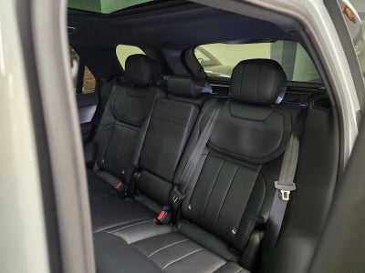 2026 Land Rover Range Rover Sport SE