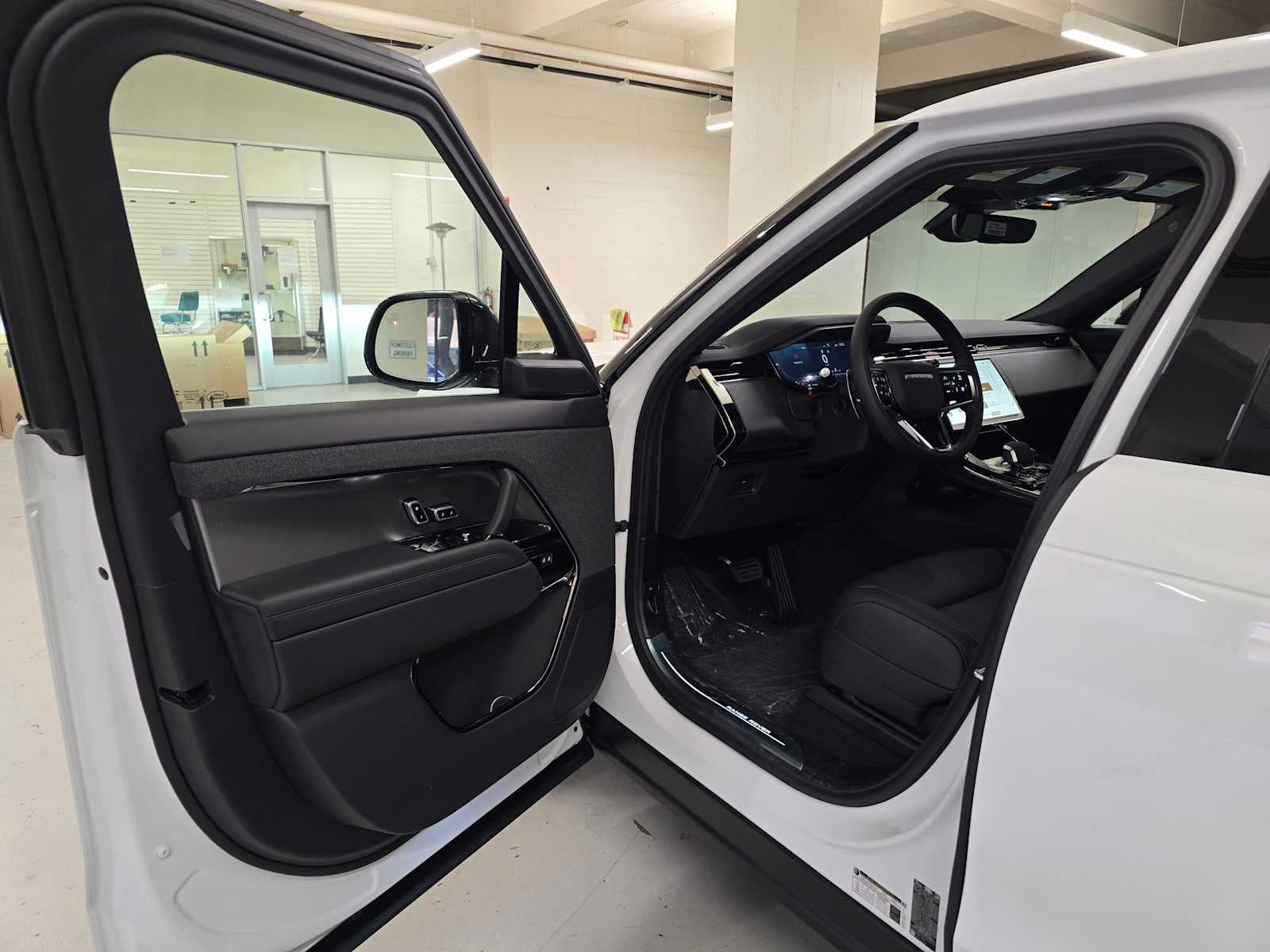 2026 Land Rover Range Rover Sport SE