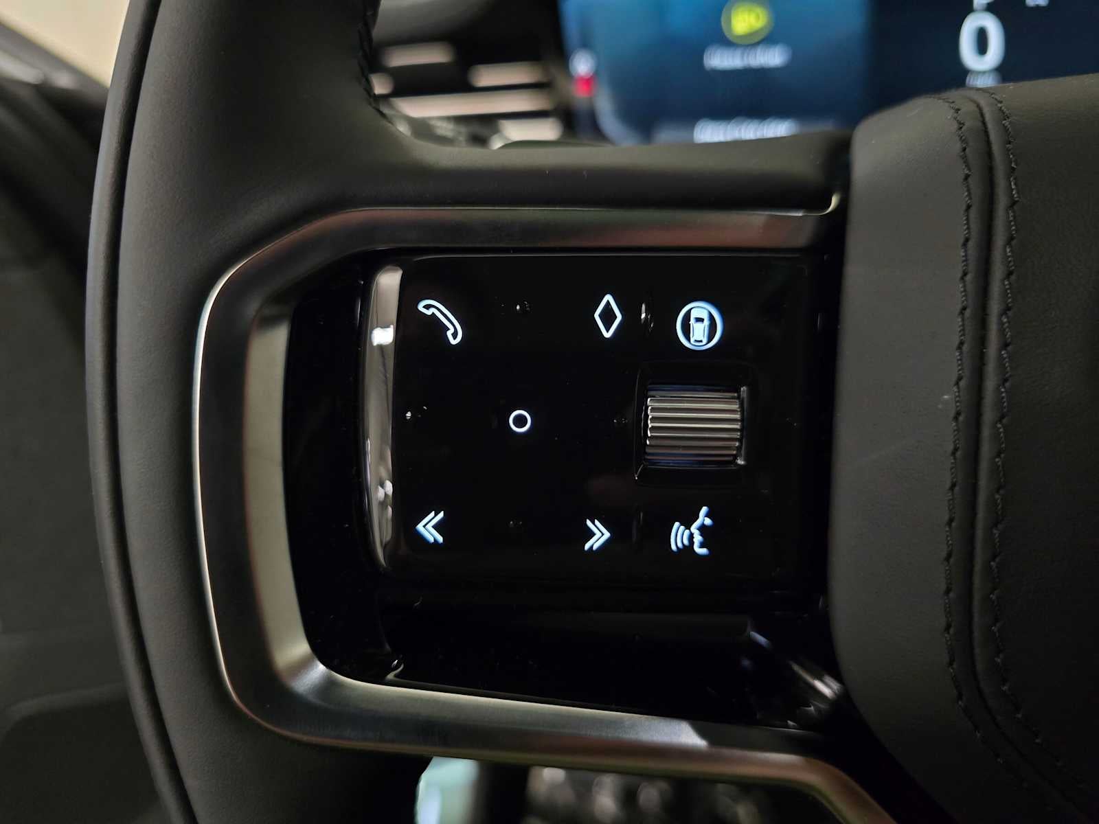 2026 Land Rover Range Rover Sport SE