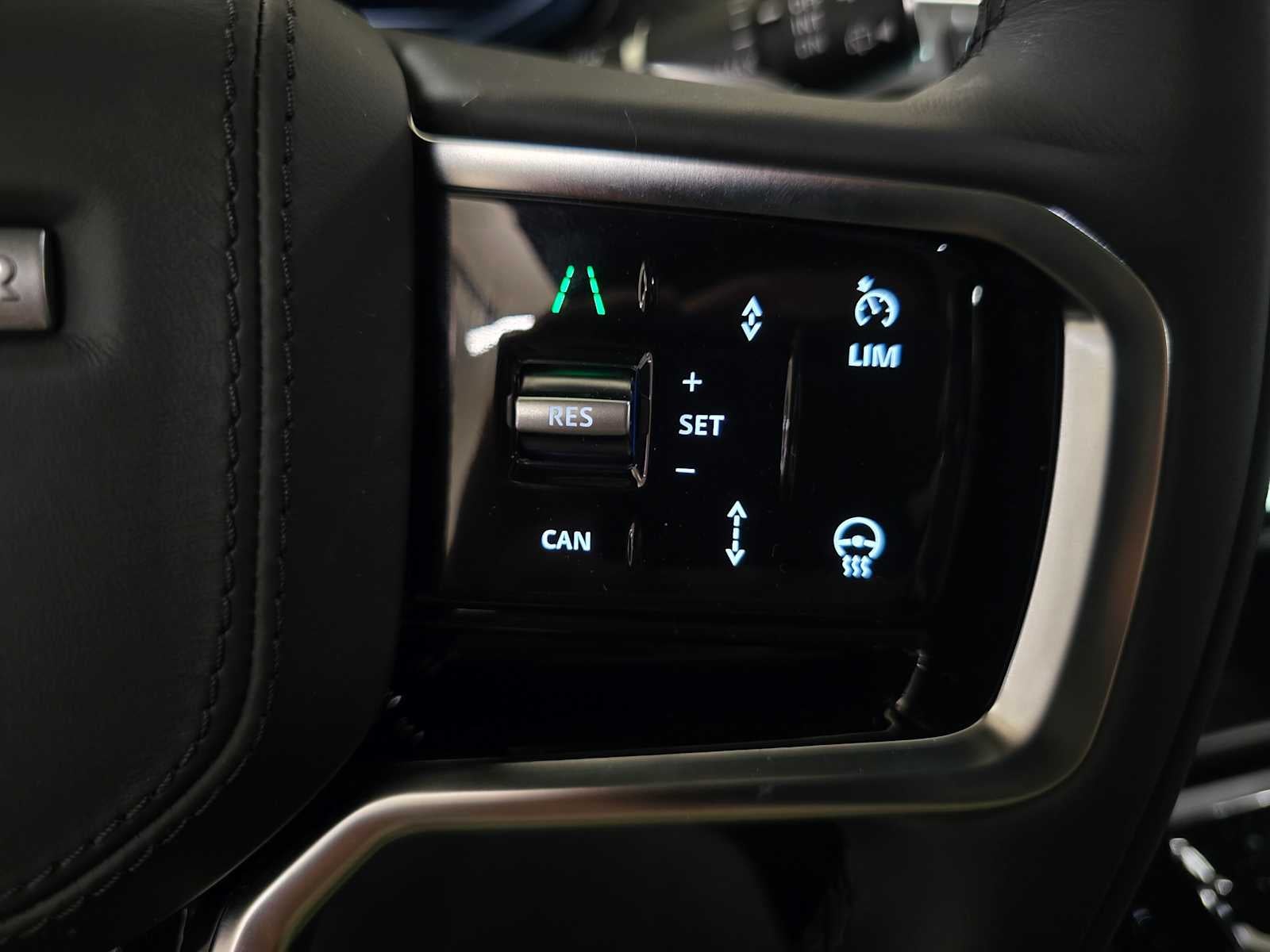 2026 Land Rover Range Rover Sport SE