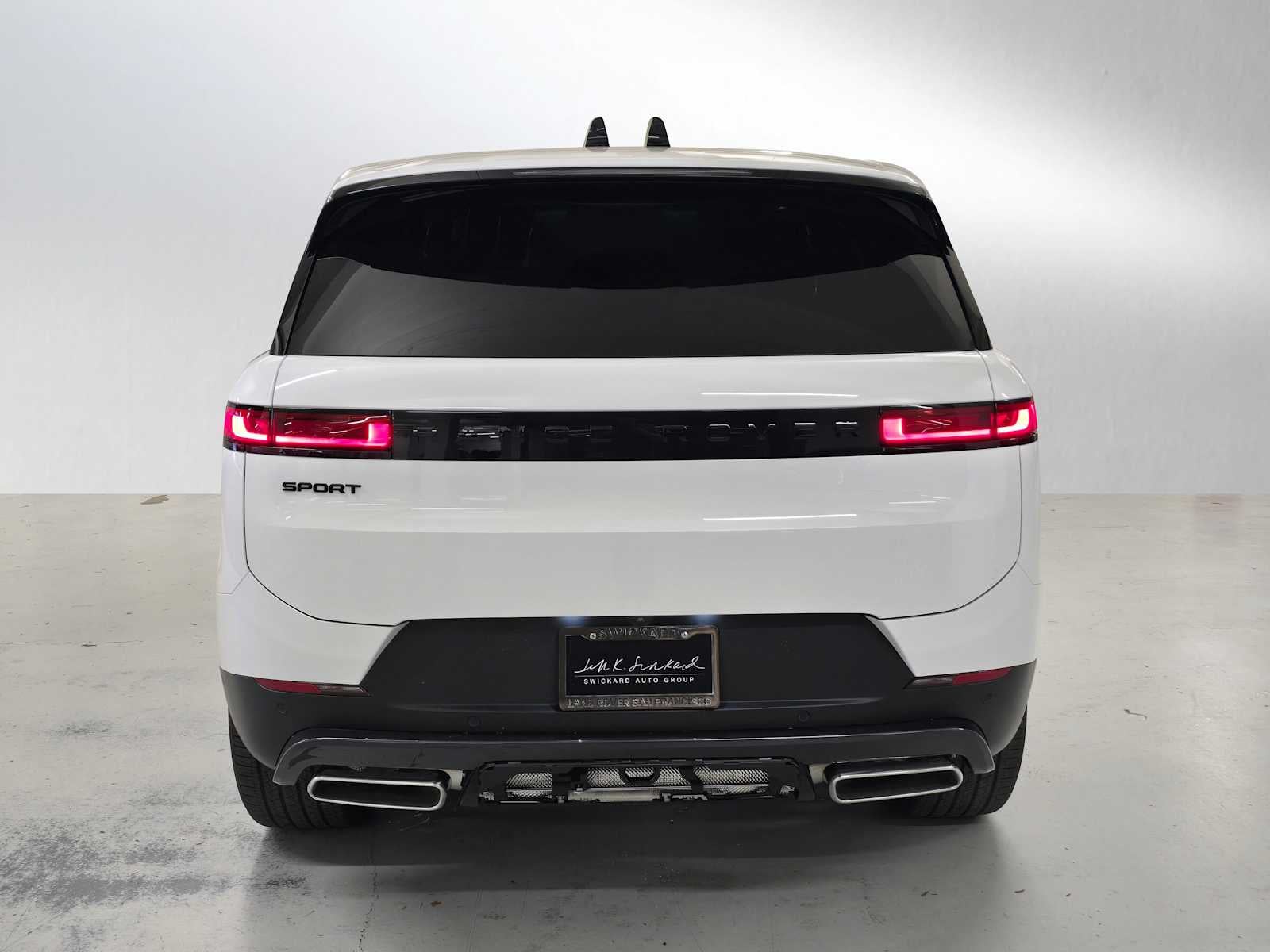 2026 Land Rover Range Rover Sport SE