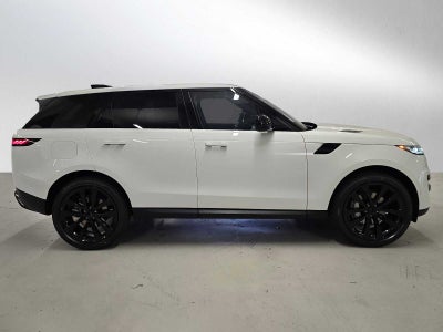 2026 Land Rover Range Rover Sport SE