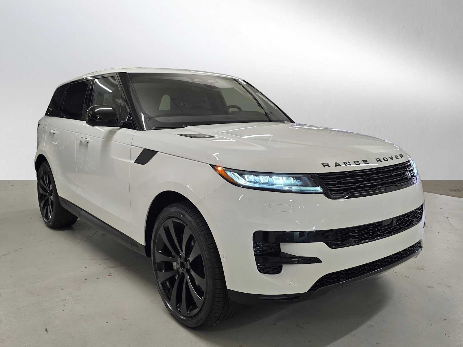 2026 Land Rover Range Rover Sport SE