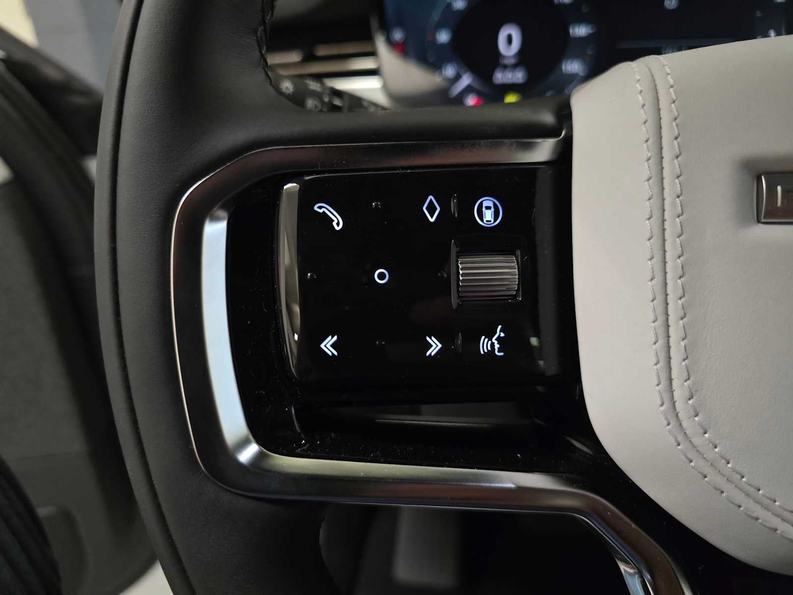 2026 Land Rover Range Rover Sport SE