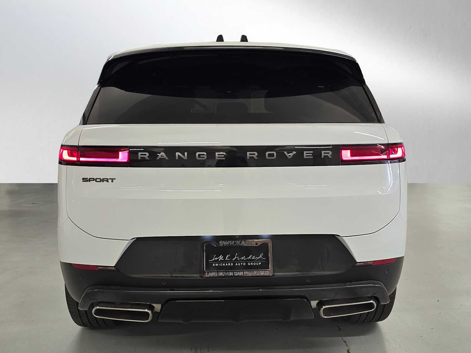2026 Land Rover Range Rover Sport SE