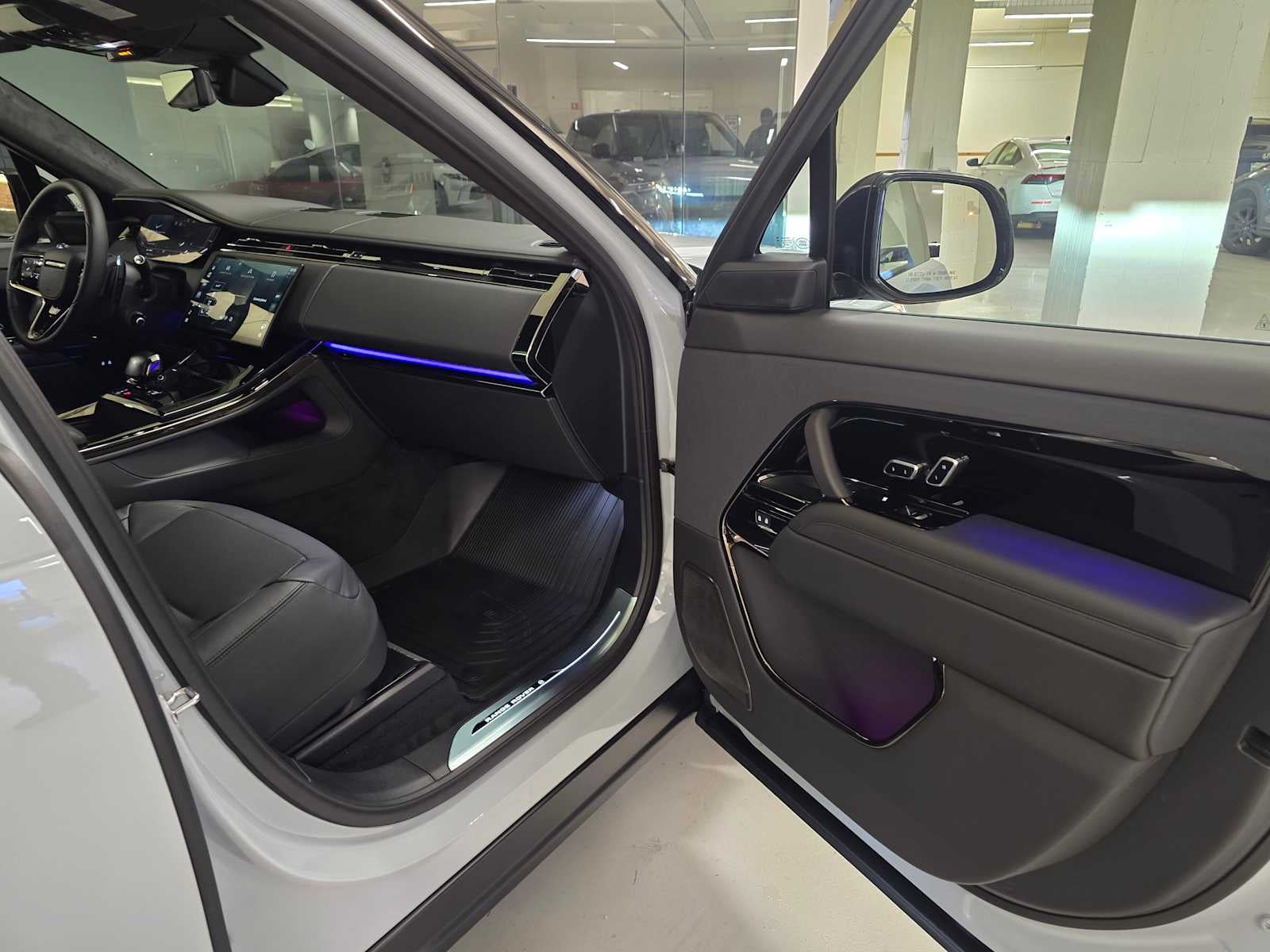 2026 Land Rover Range Rover Sport SV