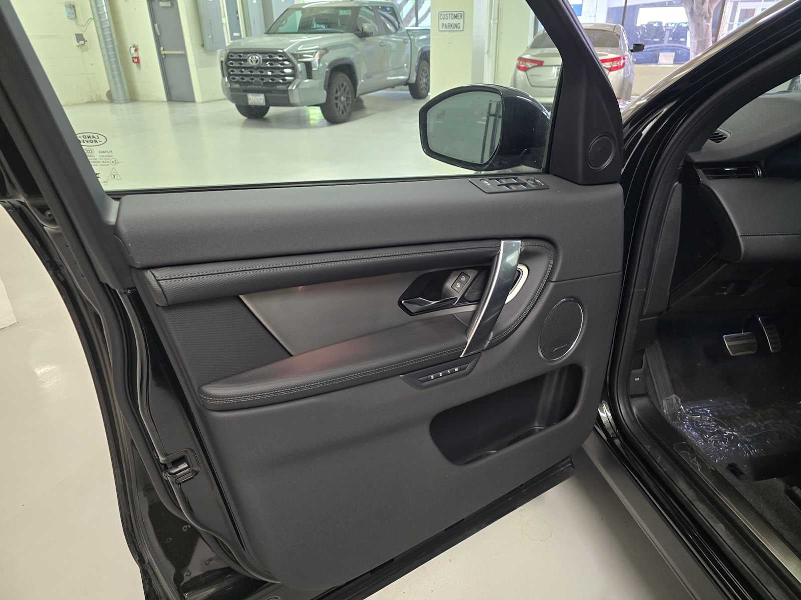 2026 Land Rover Discovery Sport Landmark