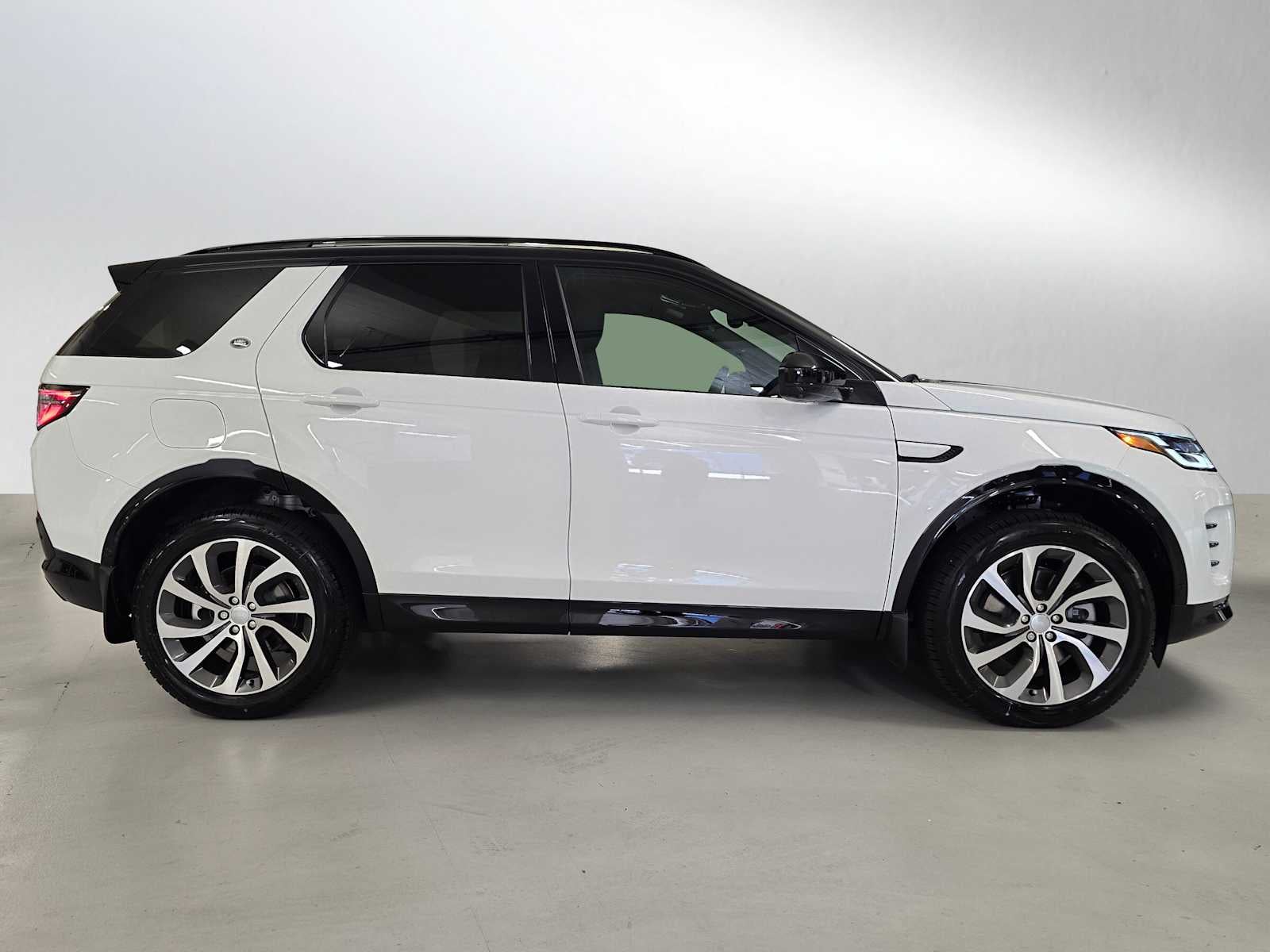 2025 Land Rover Discovery Sport Dynamic SE