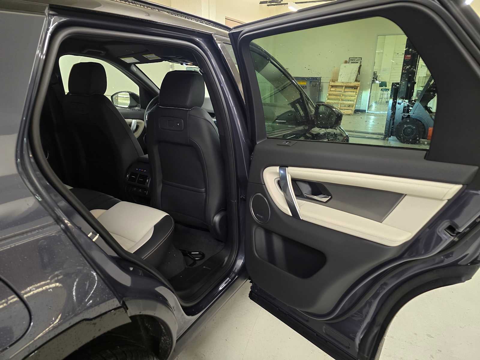 2026 Land Rover Discovery Sport Landmark