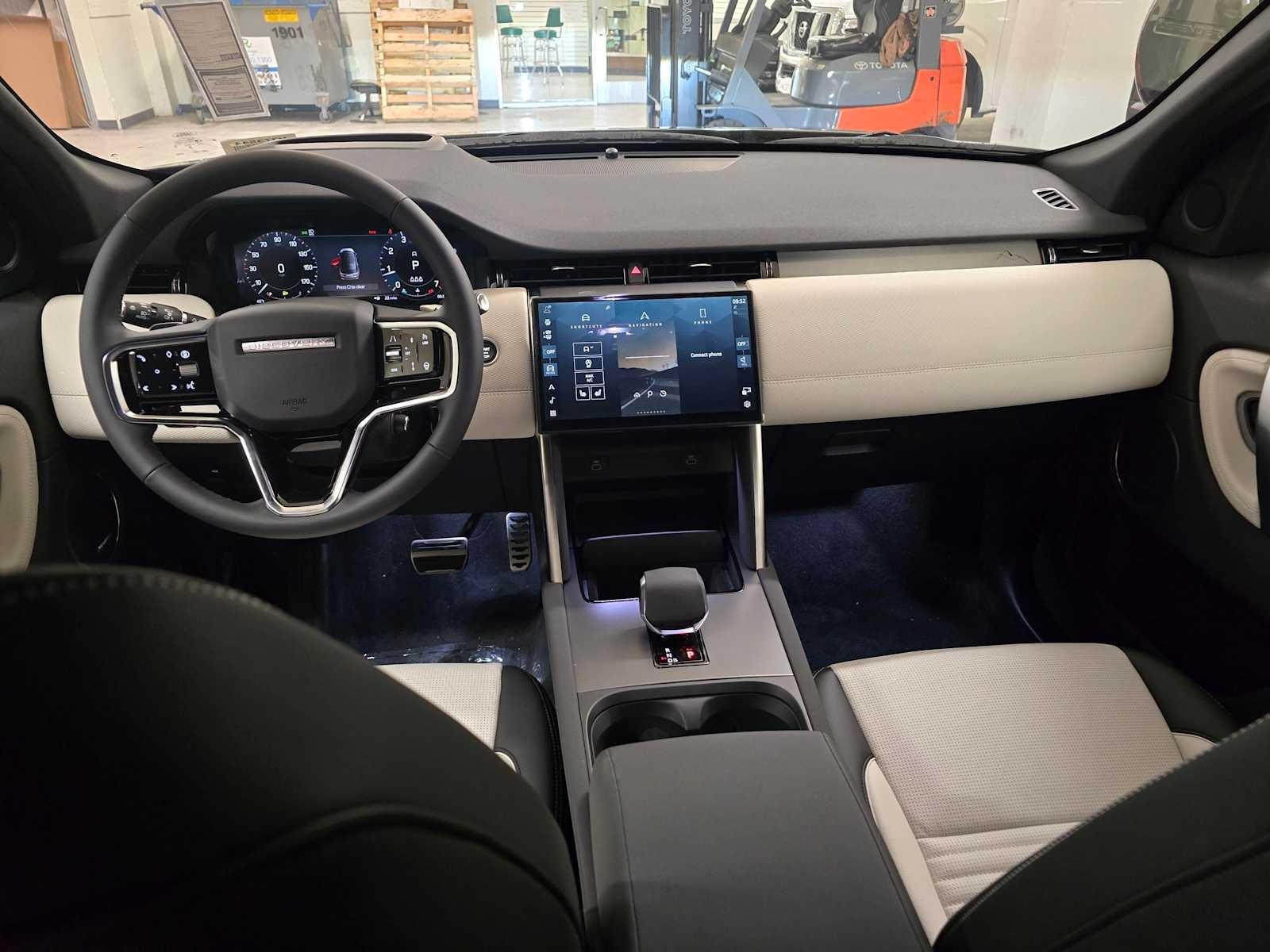 2026 Land Rover Discovery Sport Landmark