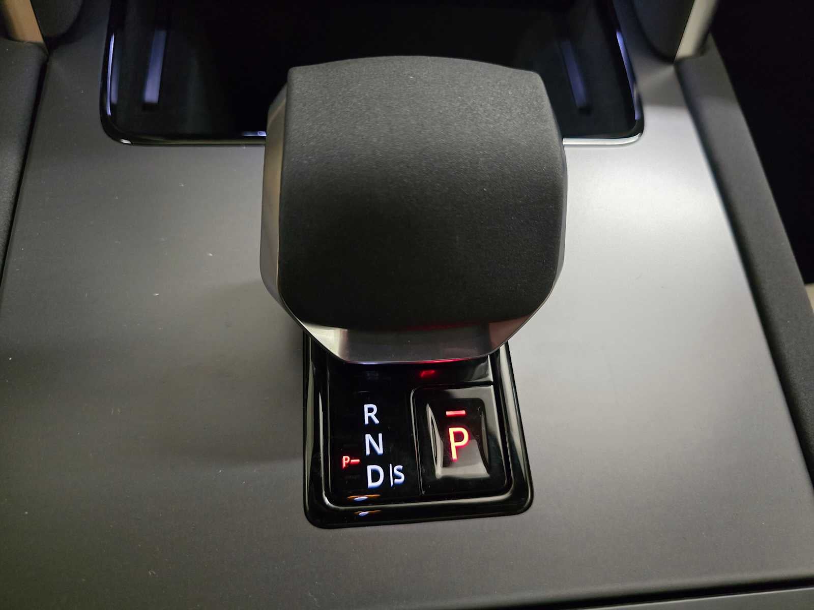 2026 Land Rover Discovery Sport Landmark