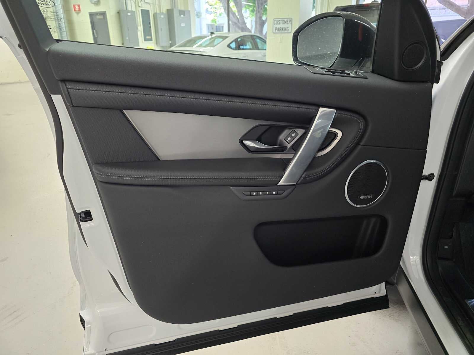 2026 Land Rover Discovery Sport Landmark