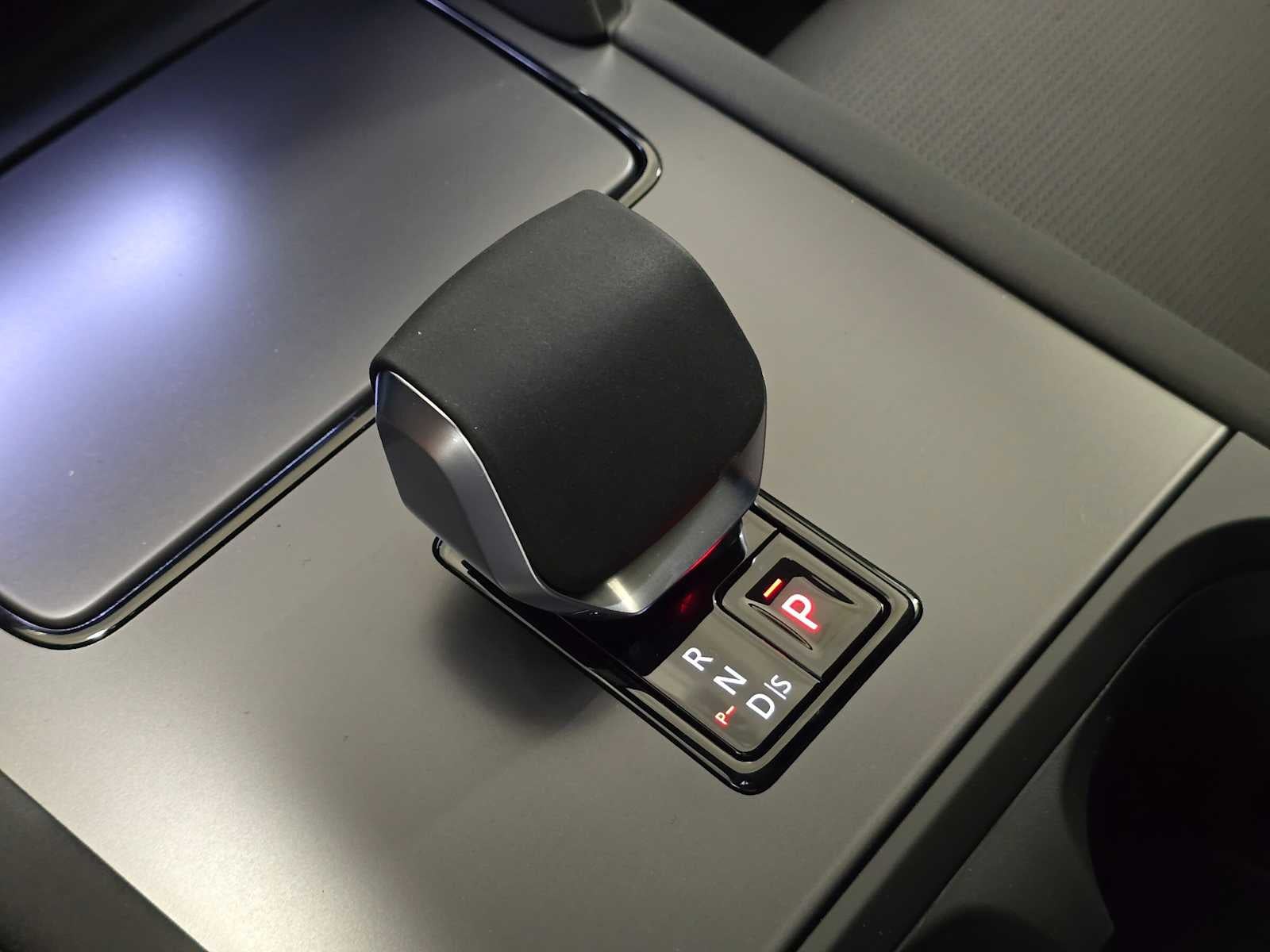 2026 Land Rover Discovery Sport Landmark