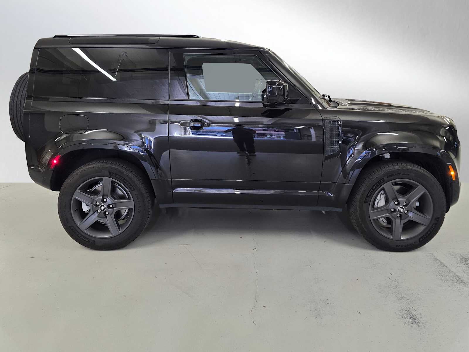 2025 Land Rover Defender X-Dynamic SE 90 P400