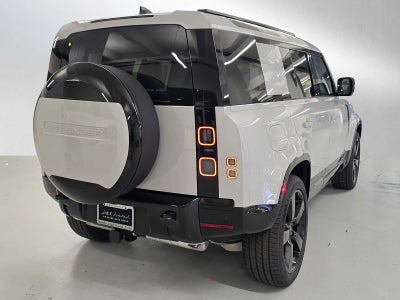 2026 Land Rover Defender X-Dynamic SE 110 P400
