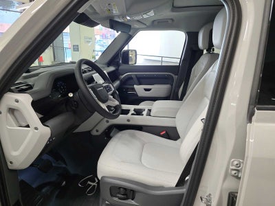 2026 Land Rover Defender X-Dynamic SE 110 P400