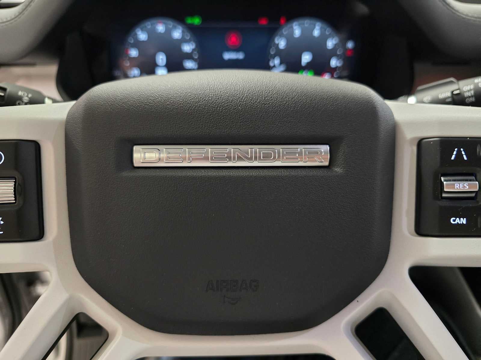 2026 Land Rover Defender X-Dynamic SE 110 P400