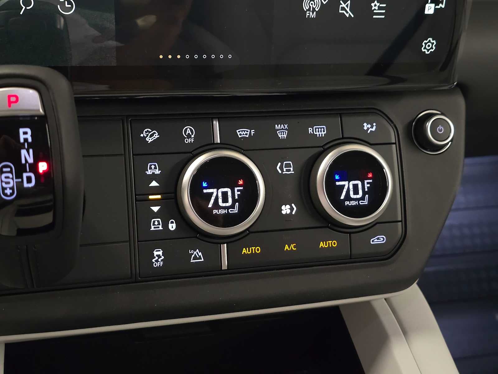 2026 Land Rover Defender X-Dynamic SE 110 P400