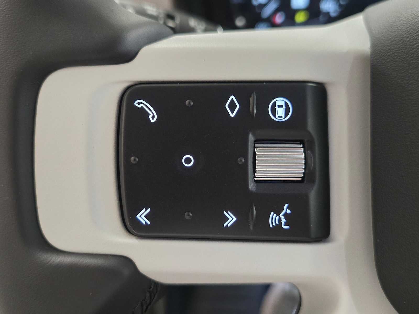 2026 Land Rover Defender X-Dynamic SE 110 P400