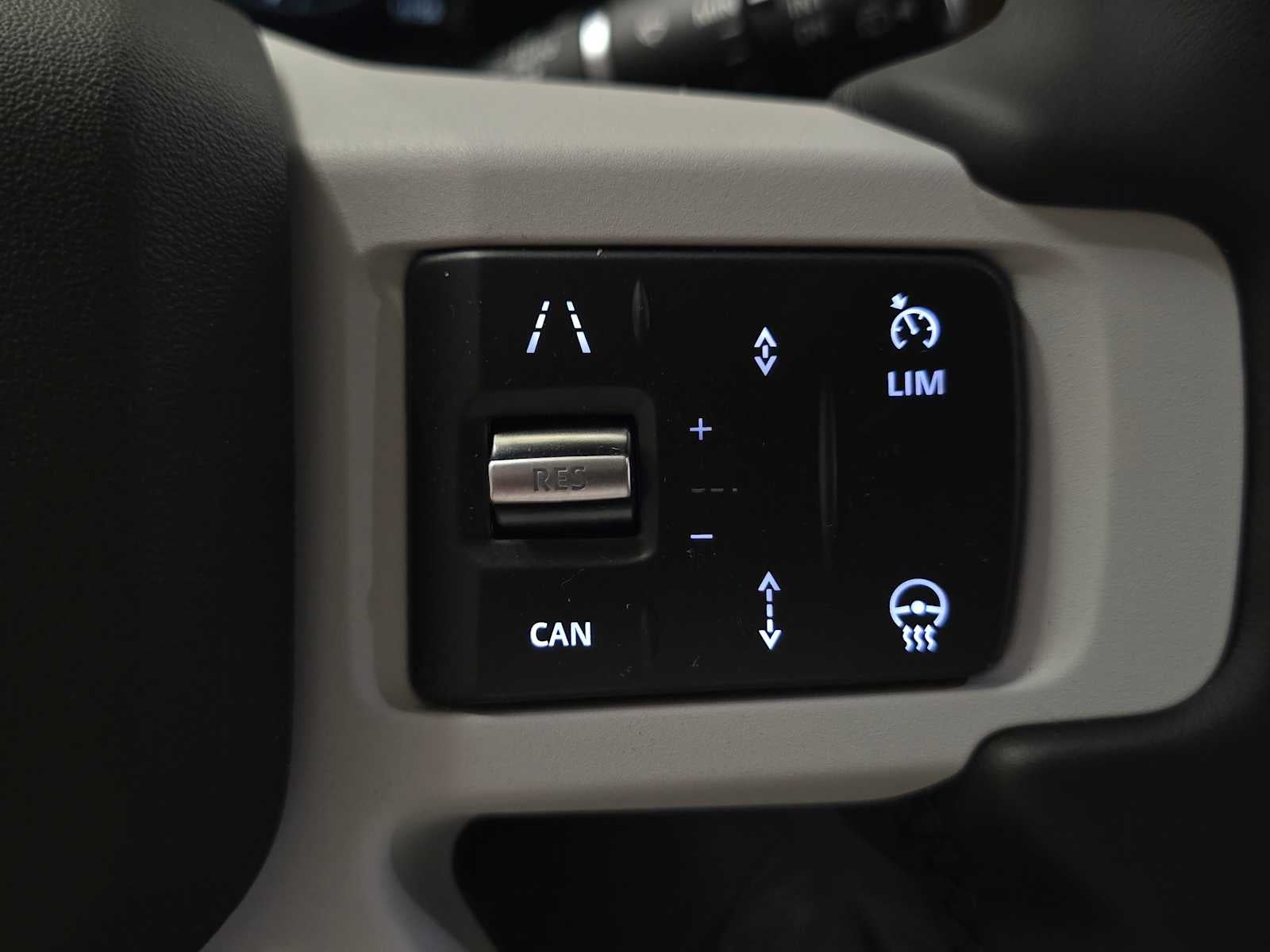 2026 Land Rover Defender X-Dynamic SE 110 P400
