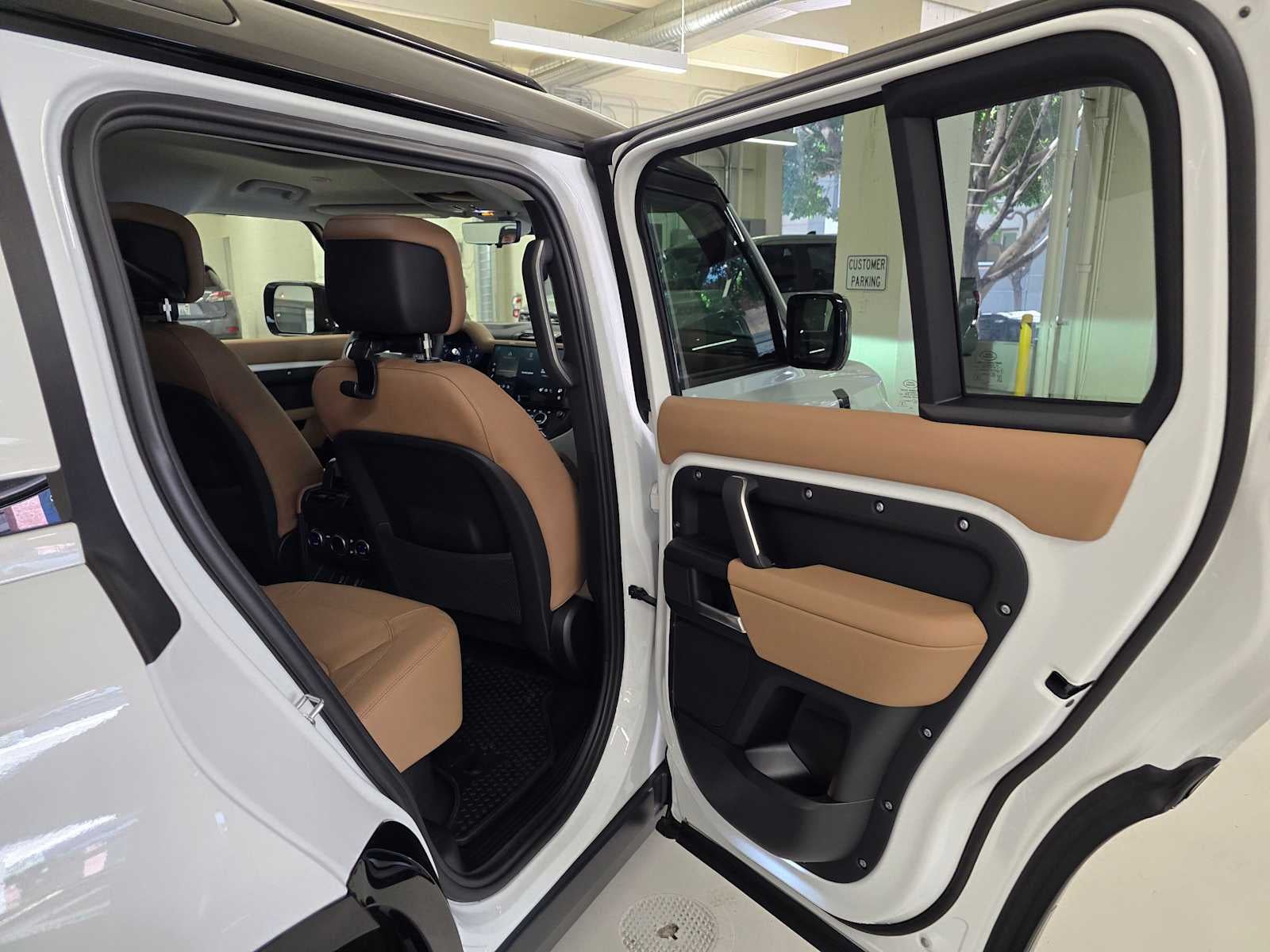 2026 Land Rover Defender X-Dynamic SE 110 P400