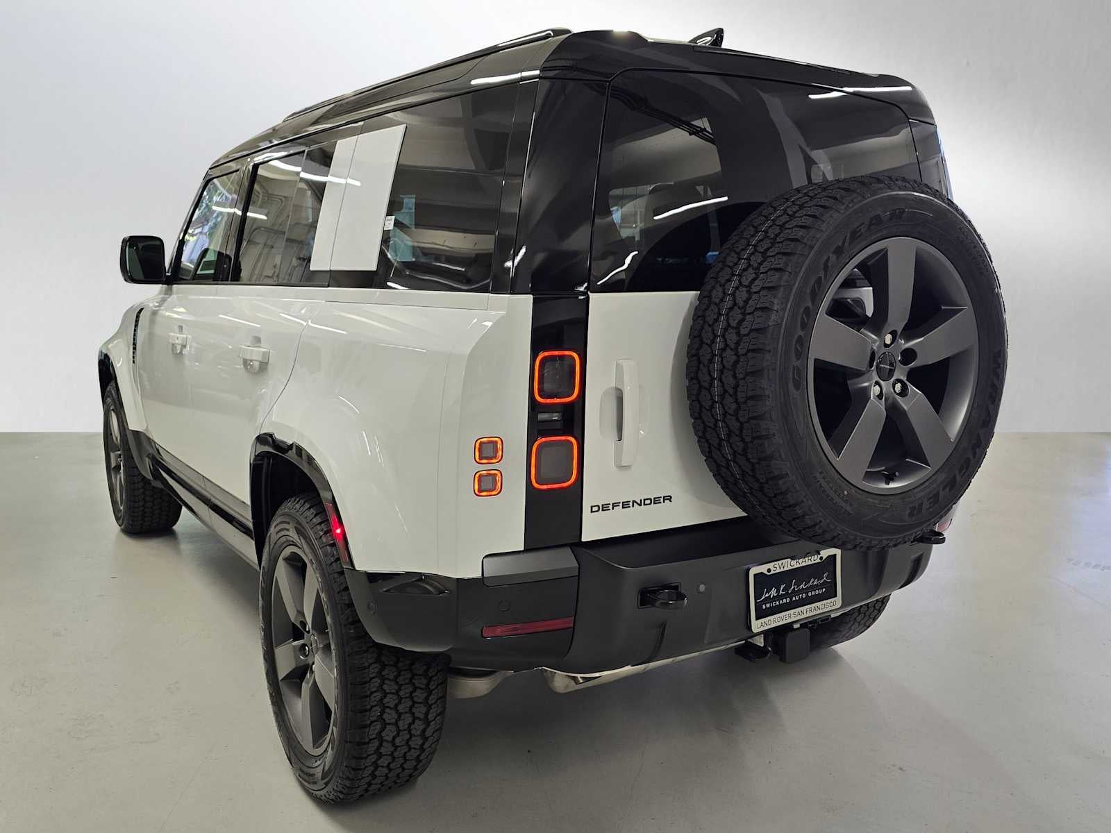 2026 Land Rover Defender X-Dynamic SE 110 P400