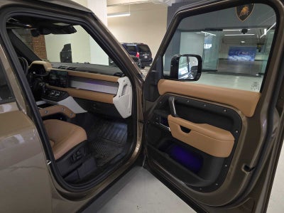 2025 Land Rover Defender X-Dynamic SE 110 P400